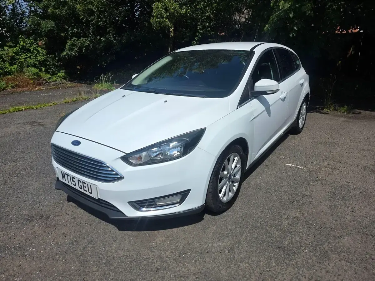 Used Ford Focus Titanium 120 HP (88 kW) 2015 White Hatchback