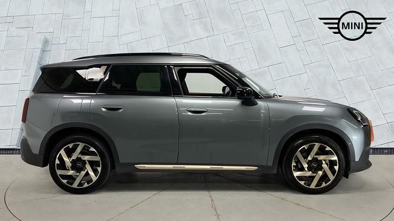Used Mini Countryman 168 HP (123 kW) 2024 Green SUV