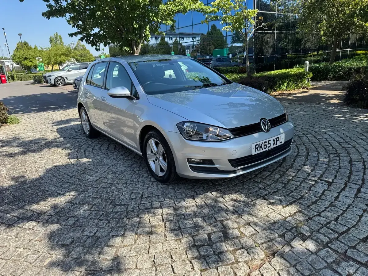 Used VW Golf VII Match 105 HP (77 kW) 2015 Silver Hatchback