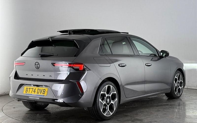 Used Vauxhall Astra Ultimate 131 HP (96 kW) 2024 Grey Hatchback
