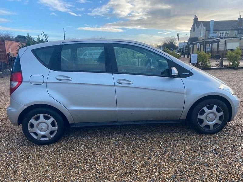 Used Mercedes A160 Classic 95 HP (69 kW) 2009 Silver Hatchback