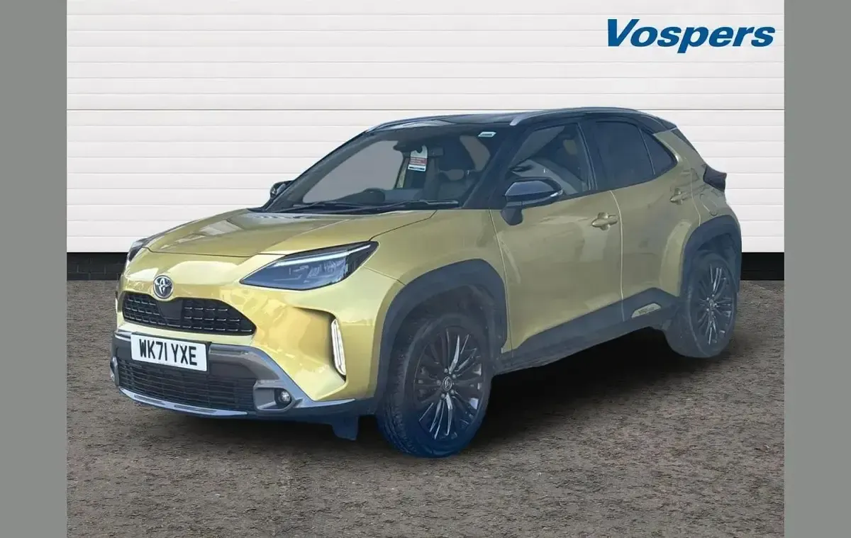 Used Toyota Yaris Cross 113 HP (83 kW) 2022 Yellow SUV