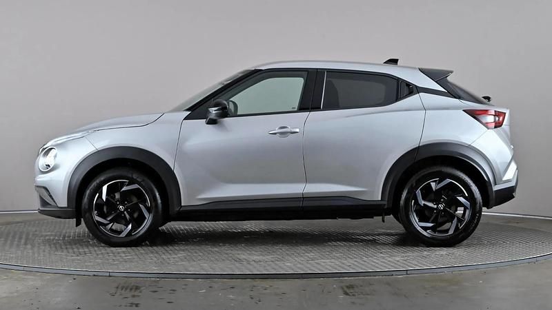 Used Nissan Juke N-Connecta 114 HP (83 kW) 2023 Silver SUV