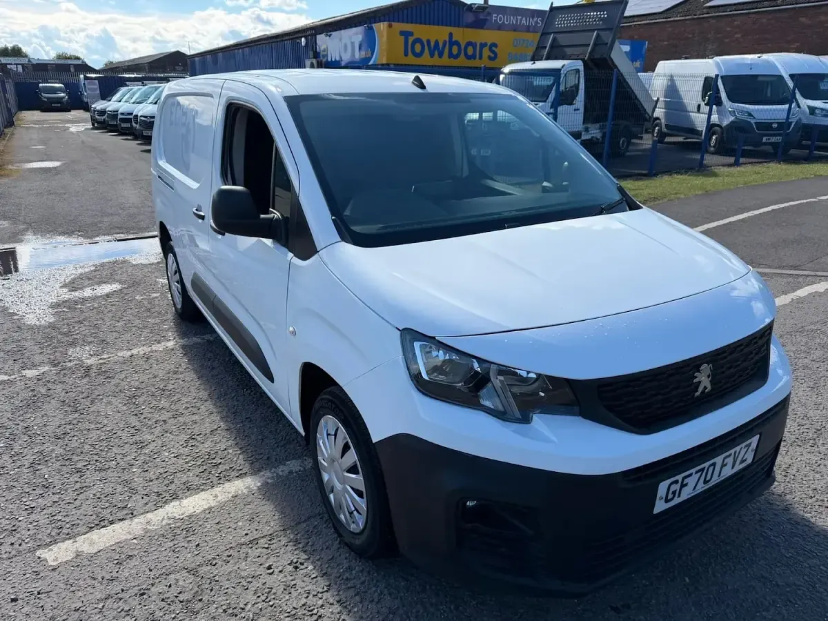 Used Peugeot Partner 131 HP (96 kW) 2020 White MPV