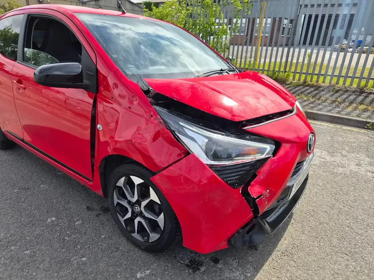 Used Toyota Aygo Trend 72 HP (52 kW) 2021 Red Hatchback