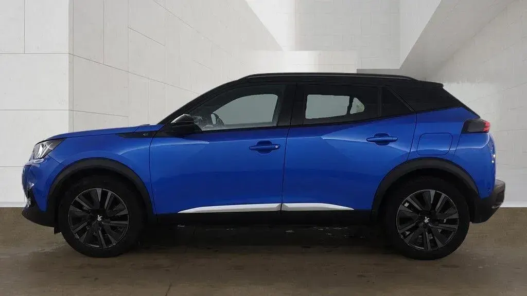Used Peugeot 2008 Premium 100 kW (136 HP) 2022 Blue SUV
