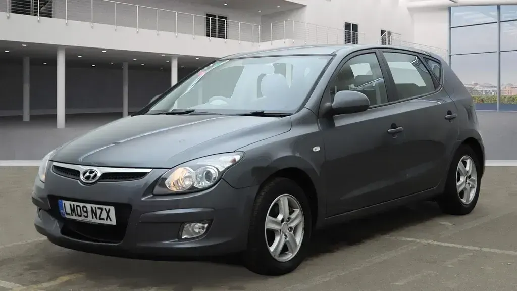 Used Hyundai i30 Comfort 109 HP (80 kW) 2009 Grey Hatchback
