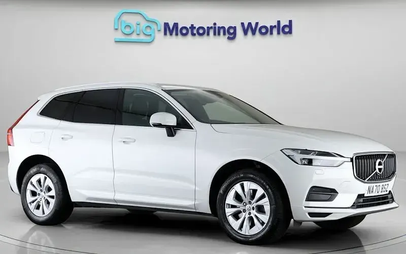 Used Volvo XC60 Momentum 250 HP (183 kW) 2021 SUV