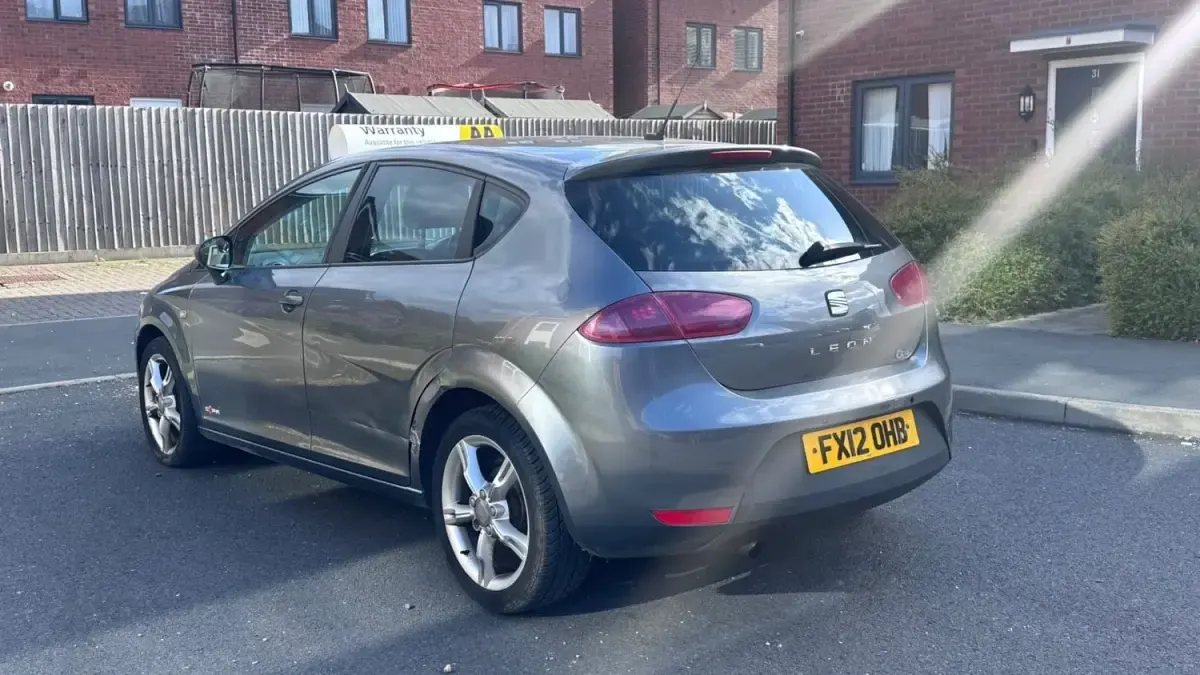 Begagnad Seat Leon Copa 105 HK (77 kW) 2012 Grå Halvkombi