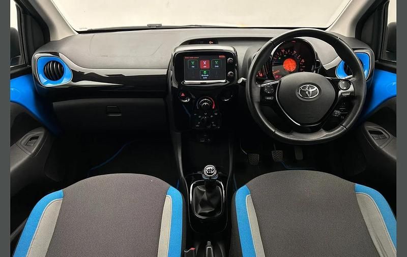 Used Toyota Aygo X-cite 69 HP (50 kW) 2016 Blue Hatchback