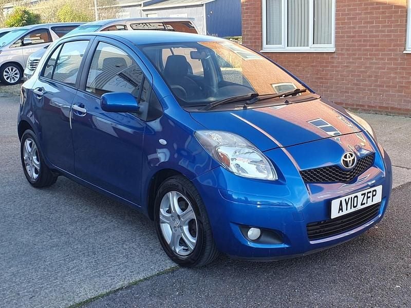Used Toyota Yaris 101 HP (74 kW) 2010 Blue Hatchback