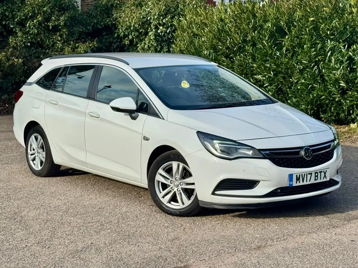 Begagnad Vauxhall Astra 2017 Vit Kombi