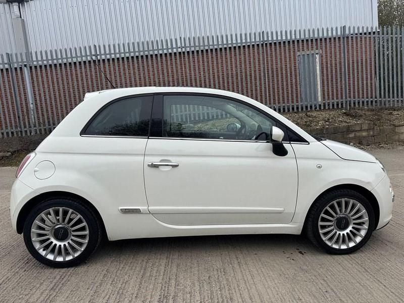 Used Fiat 500 Lounge 69 HP (50 kW) 2010 White Hatchback