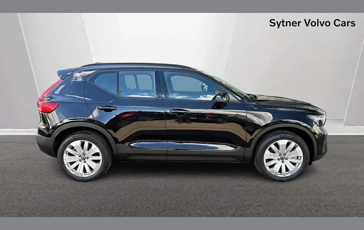 Used Volvo EX40 Core 175 kW (238 HP) 2025 Black SUV