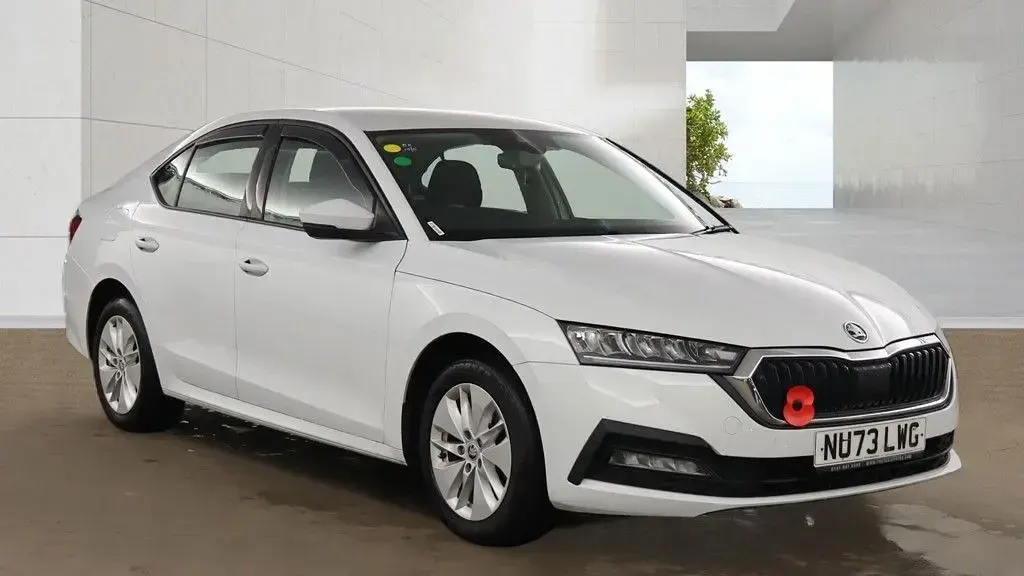 Used Skoda Octavia SE 110 HP (80 kW) 2023 White Hatchback
