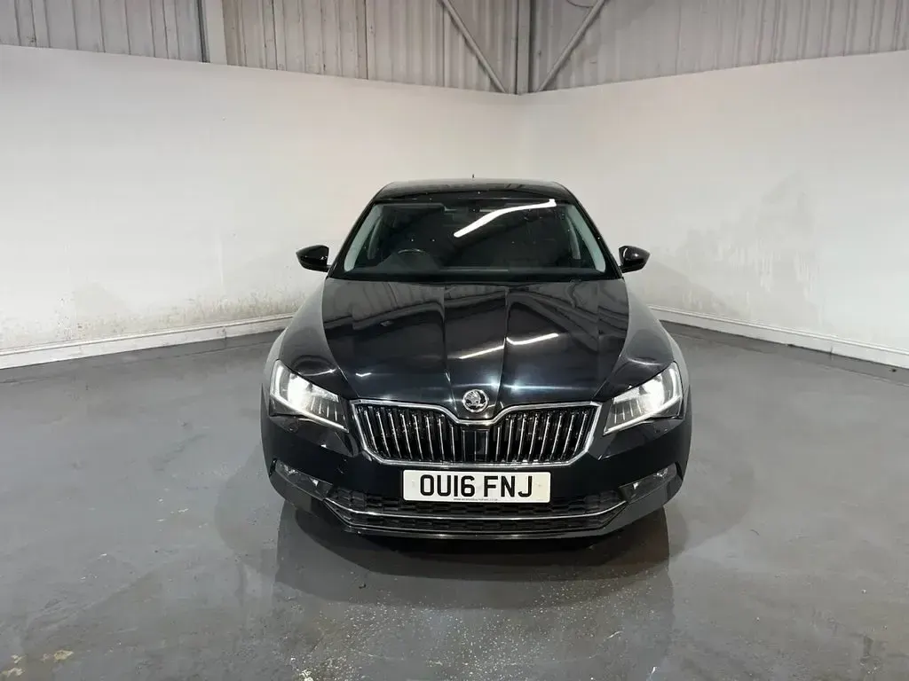Used Skoda Superb SE L Executive 190 HP (139 kW) 2016 Black Hatchback
