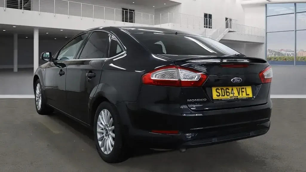 Used Ford Mondeo Business Edition 180 HP (132 kW) 2014 Black Hatchback