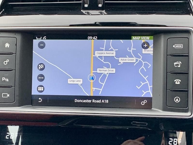 Used Jaguar XE R-Sport 180 HP (132 kW) 2016 White Sedan