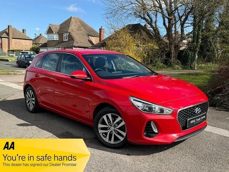 Used Hyundai i30 SE 140 HP (102 kW) 2018 Red Hatchback