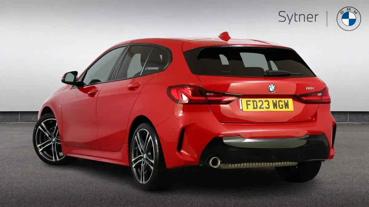 Used BMW 118 M Sport 134 HP (98 kW) 2023 Red Hatchback