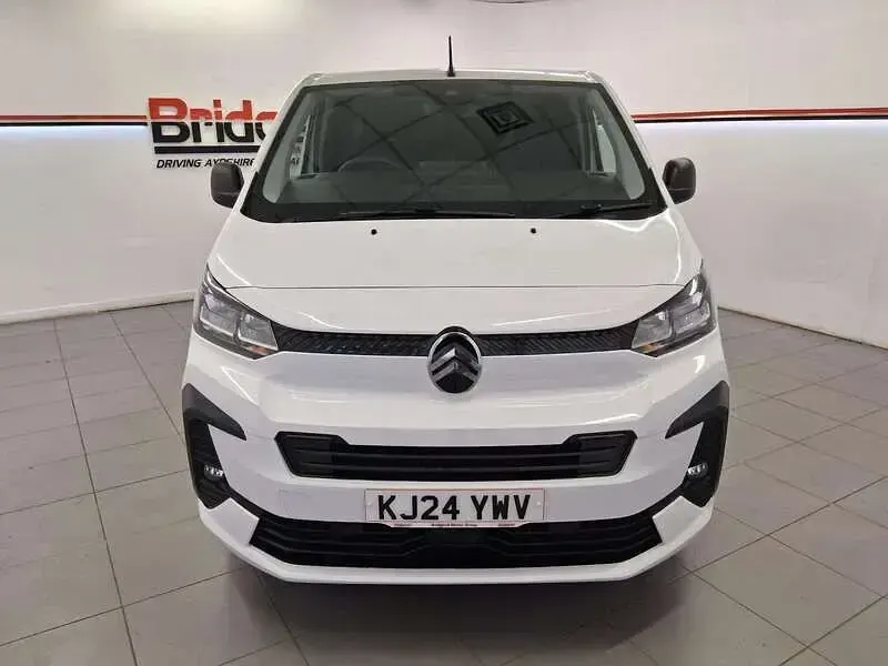 Used Citroën Dispatch 120 HP (88 kW) 2024 White MPV