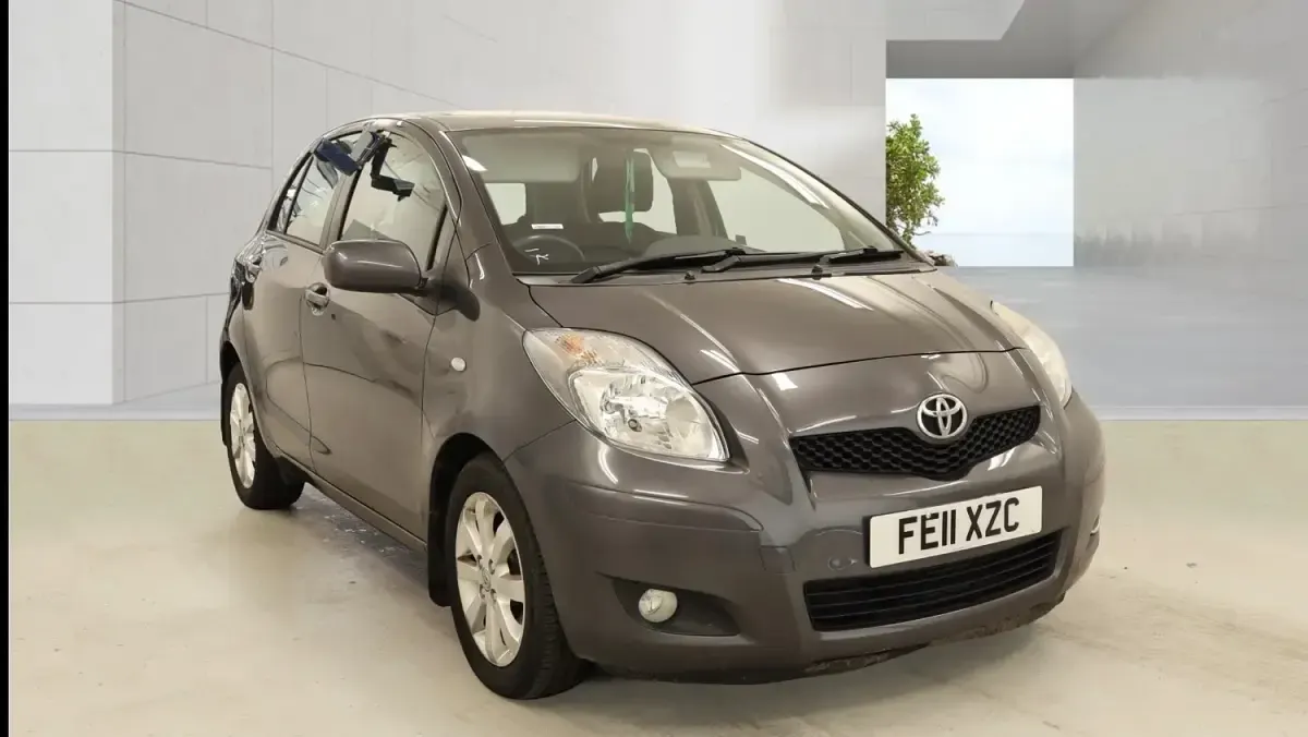 Gebraucht Toyota Yaris 2011 Grau Kleinwagen