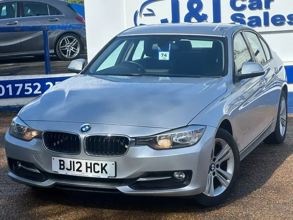 Usado BMW 320 Sport Line 184 HP (135 kW) 2012 Prateado Sedan