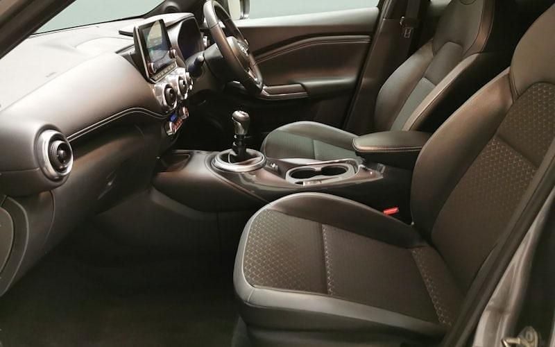 Used Nissan Juke N-Connecta 114 HP (83 kW) 2023 Grey SUV