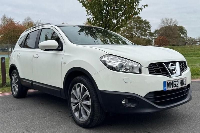 White Used 2012 Nissan Qashqai +2 Tekna SUV | £7,995 (A bit pricey) - Image 1/1