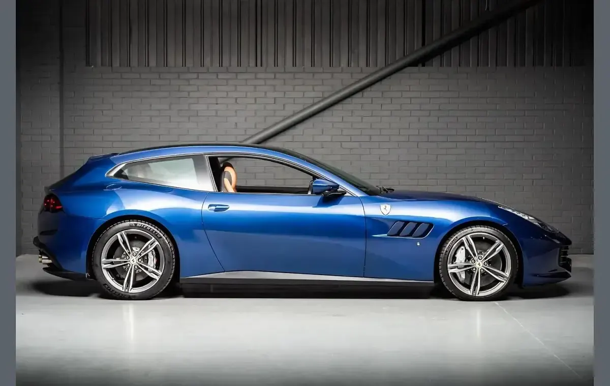 Used Ferrari GTC4Lusso 680 HP (500 kW) 2019 Blue Estate