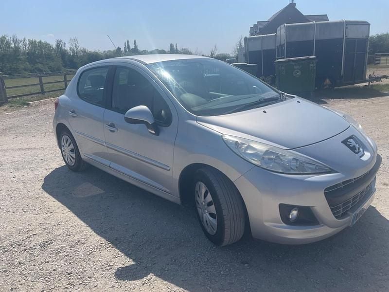 Begagnad Peugeot 207 Active 92 HK (67 kW) 2011 Silver Halvkombi
