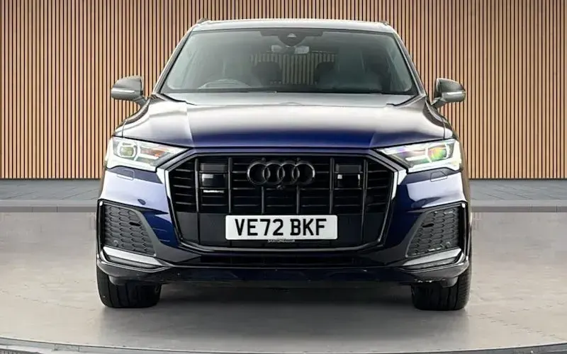 Used Audi Q7 Comfort 286 HP (210 kW) 2022 Blue SUV