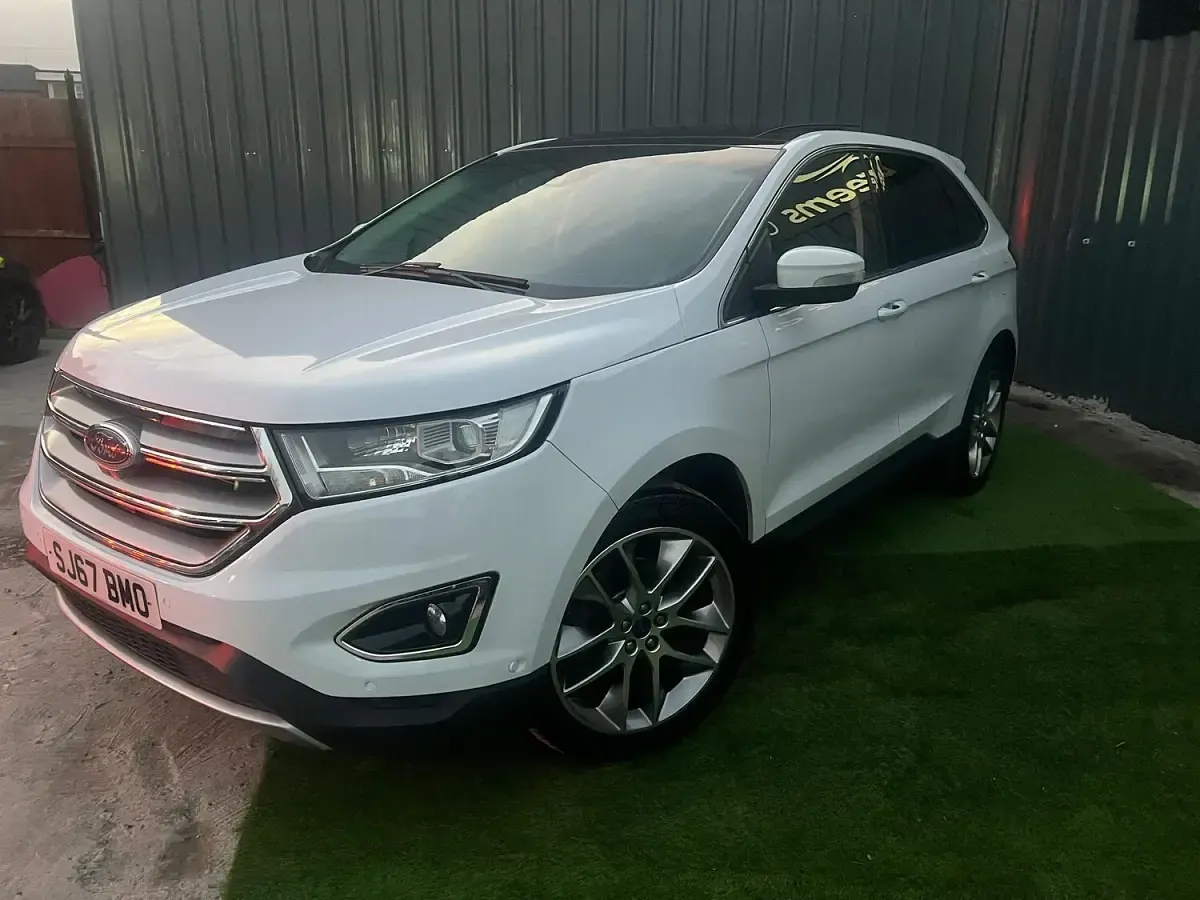 Used Ford Edge Titanium 210 HP (154 kW) 2017 White SUV
