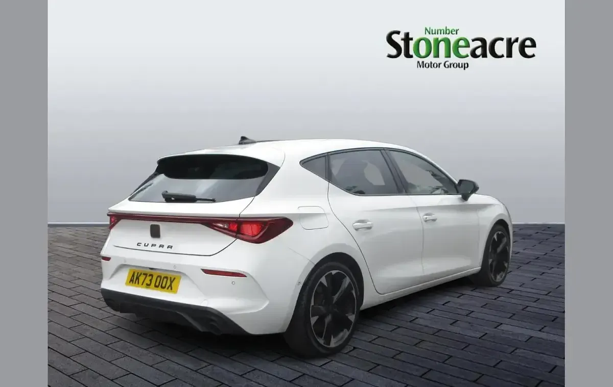 Used Cupra Leon VZ1 245 HP (180 kW) 2023 White Hatchback