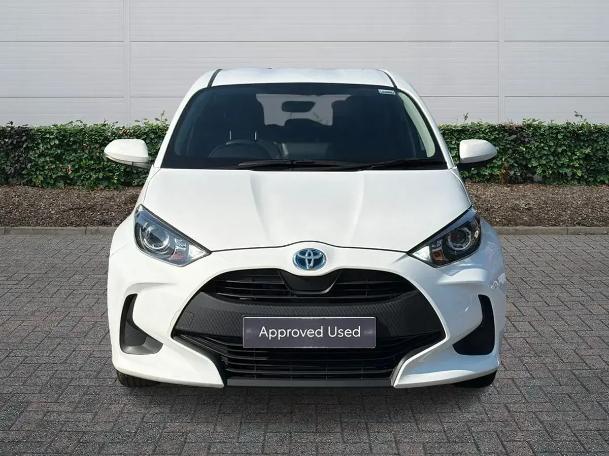 Used Toyota Yaris 2023 White Hatchback