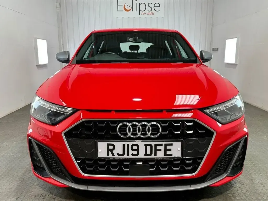 Usado Audi A1 Sportback Competition 200 HP (147 kW) 2019 Vermelho Citadino