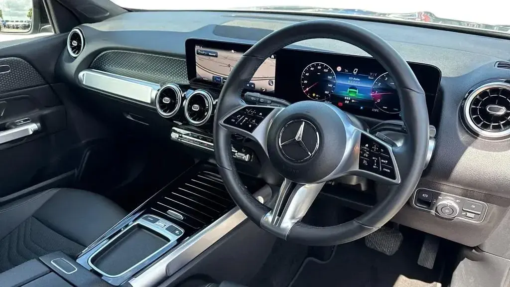 Used Mercedes GLB200 Executive 2025 Silver SUV
