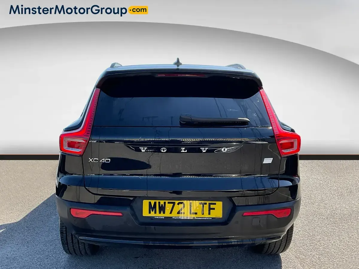 Used Volvo XC40 Core 185 kW (252 HP) 2023 Black SUV