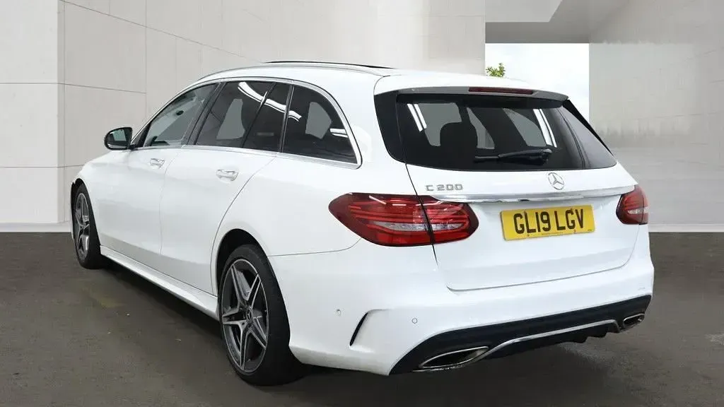 Used Mercedes C200 AMG line 198 HP (145 kW) 2019 White Estate