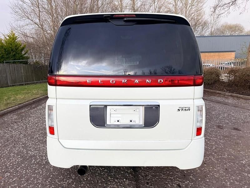 Used Nissan Elgrand 2002 Pearl white MPV