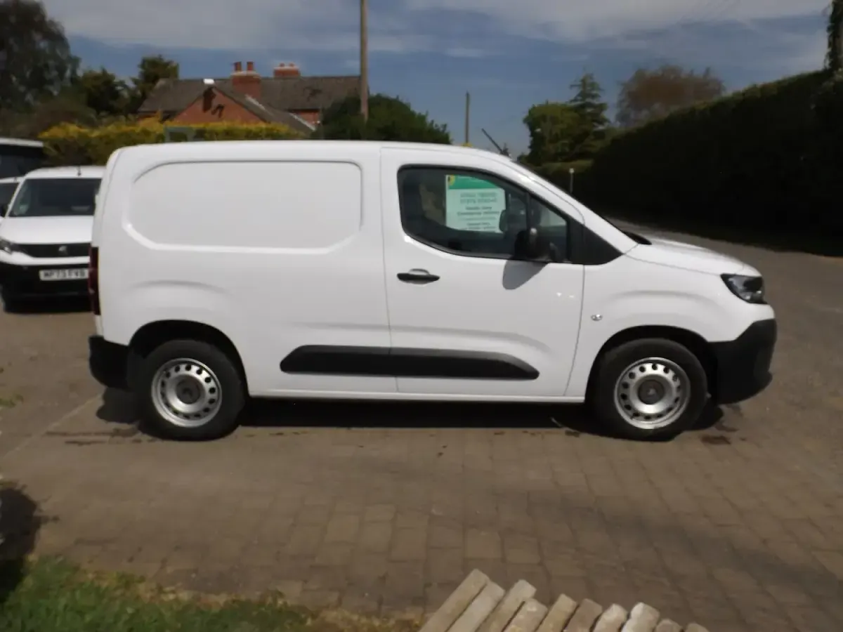 Used Vauxhall Combo 2024 White MPV
