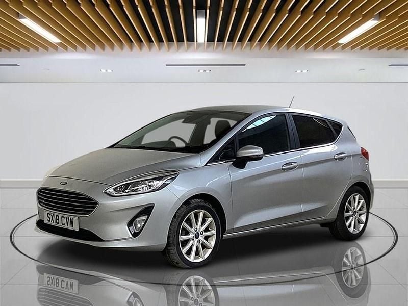 Used Ford Fiesta Titanium 125 HP (91 kW) 2018 Silver Hatchback
