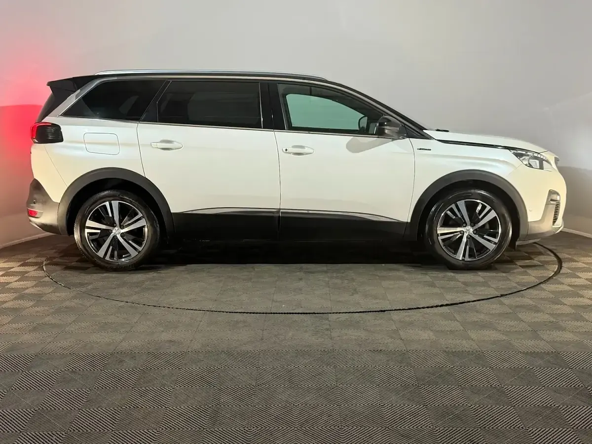 Used Peugeot 5008 GT-line 130 HP (95 kW) 2019 White SUV