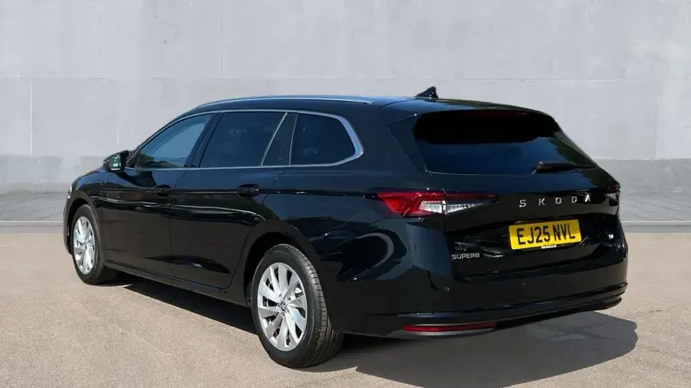 Used Skoda Superb SE Technology 204 HP (150 kW) 2025 Black magic pearl effect