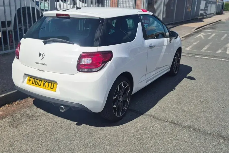 Usado Citroën DS3 110 HP (80 kW) 2010 Branco Citadino