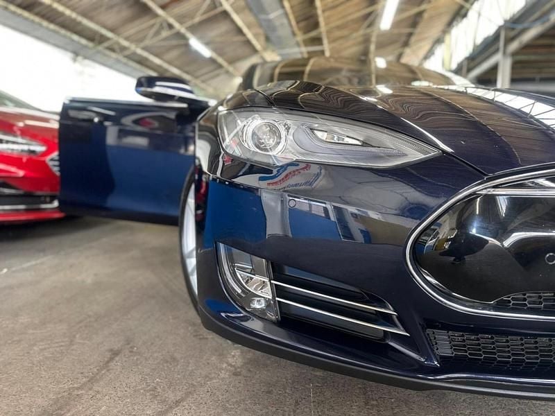 Used Tesla Model S 278 kW (379 HP) 2015 Blue Hatchback