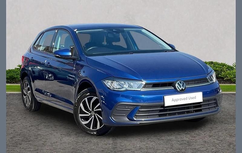 Used VW Polo Life 95 HP (69 kW) 2024 Blue Hatchback