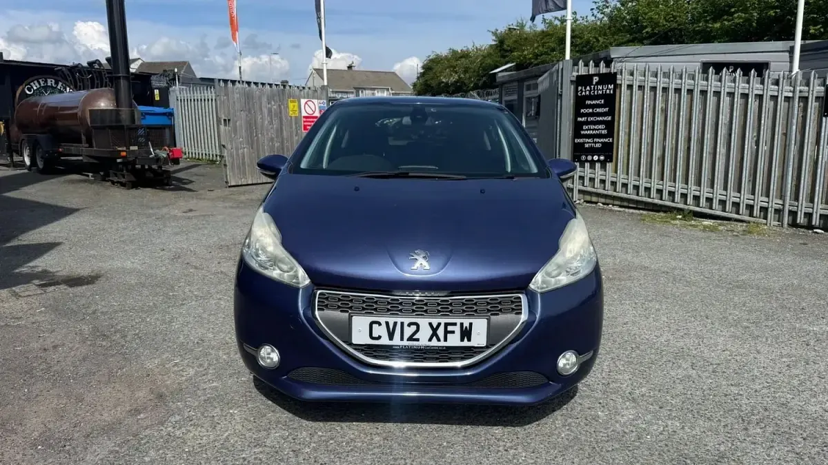 Used Peugeot 208 Allure 115 HP (84 kW) 2012 Blue Hatchback