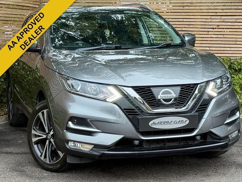 Grey Used 2017 Nissan Qashqai N-Connecta SUV | £10,485 (Fair price) - Image 1/4