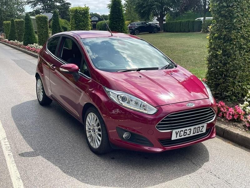 Red Used 2013 Ford Fiesta Titanium Hatchback | £3,995 (Fair price) - Image 1/3